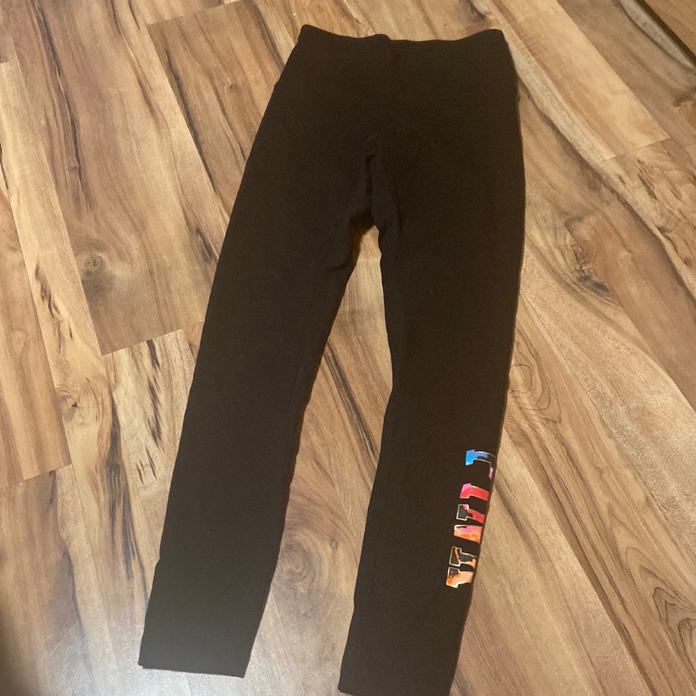 PINK Victoria’s Secret leggings